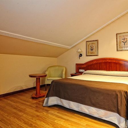 Hotel Alisi Aranda de Duero Esterno foto