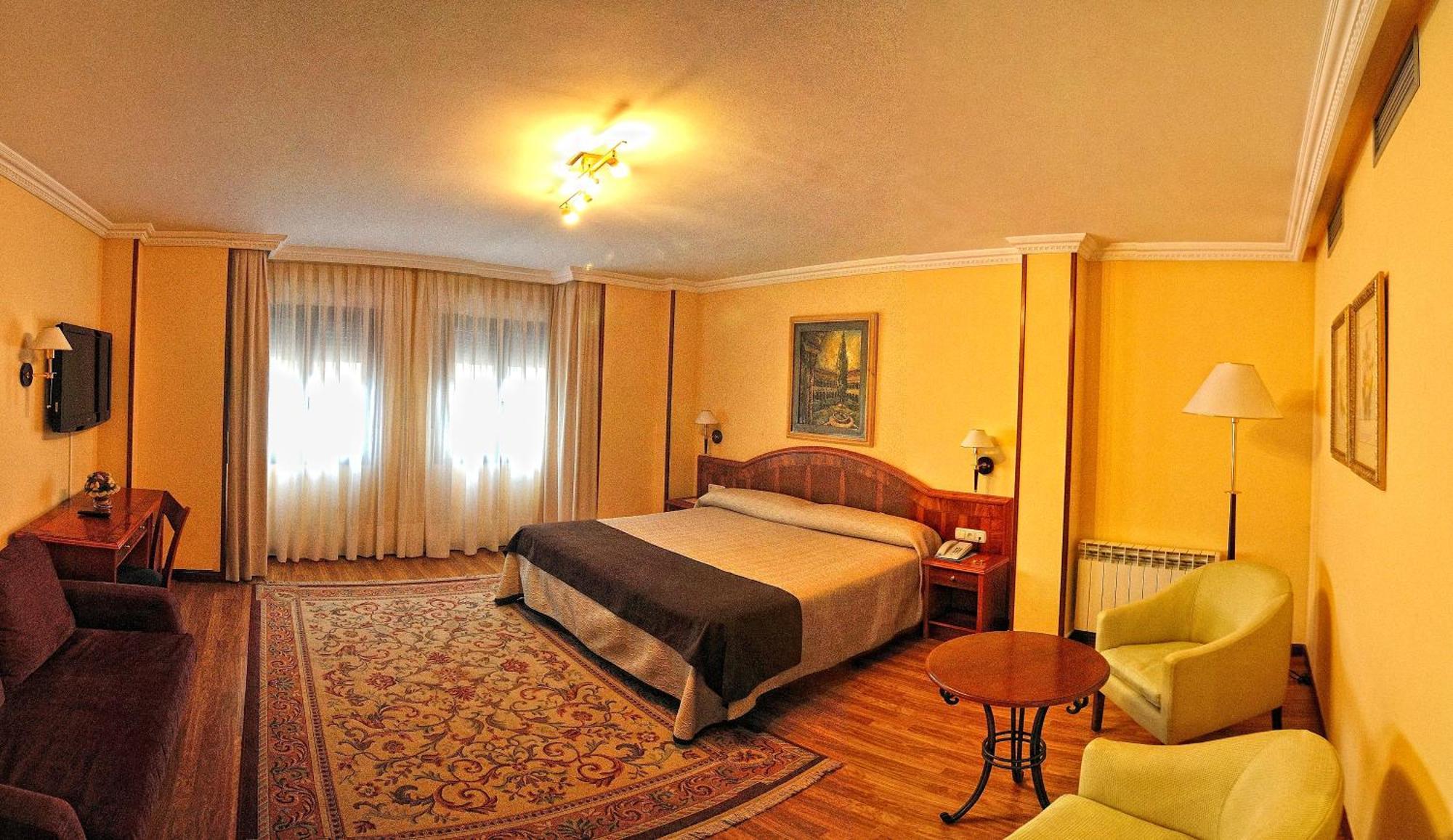 Hotel Alisi Aranda de Duero Esterno foto