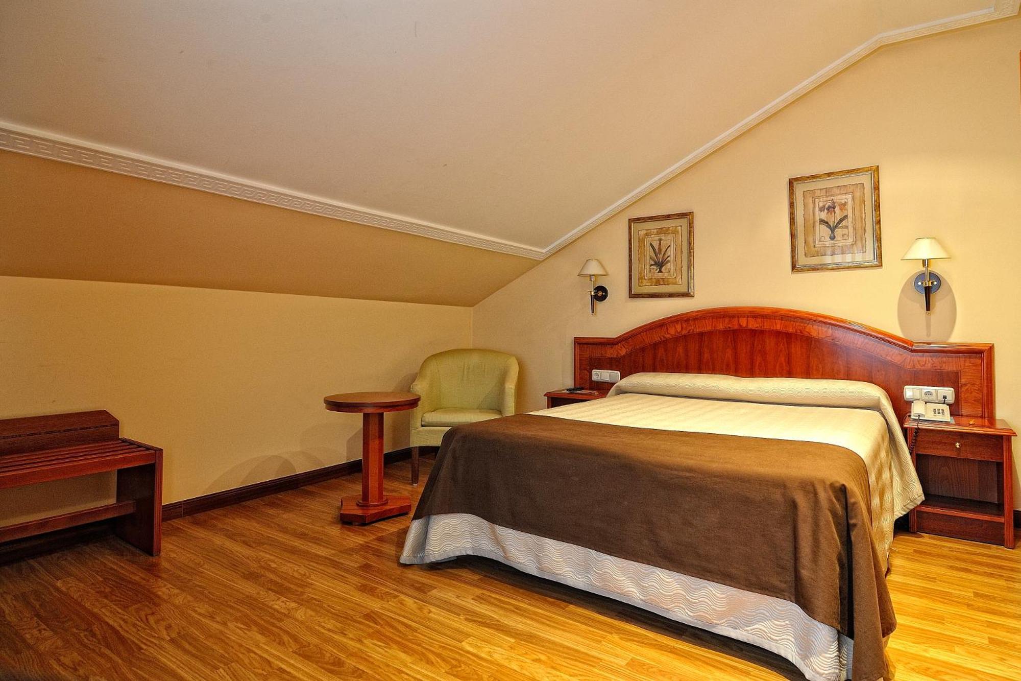 Hotel Alisi Aranda de Duero Esterno foto