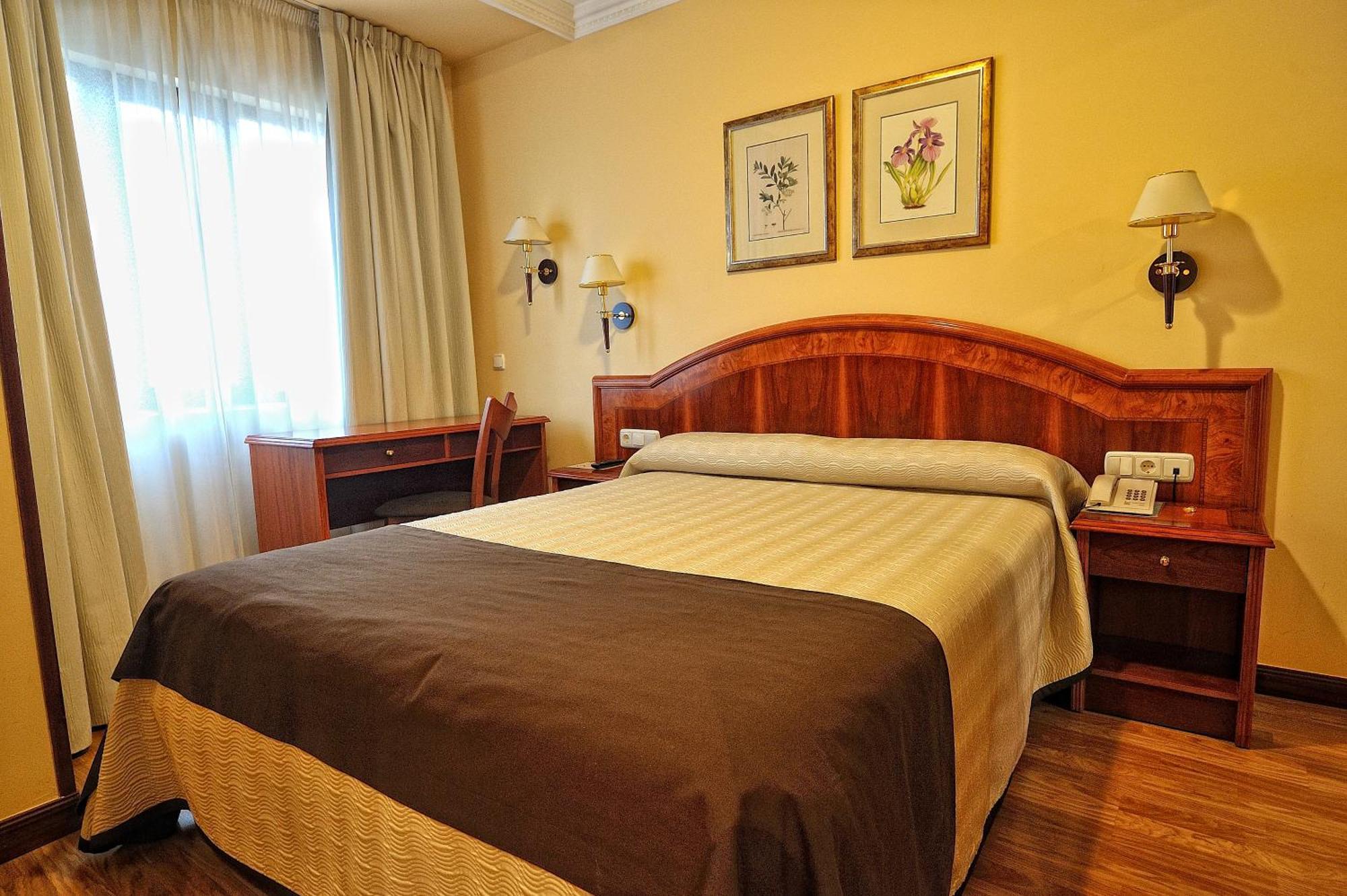 Hotel Alisi Aranda de Duero Esterno foto