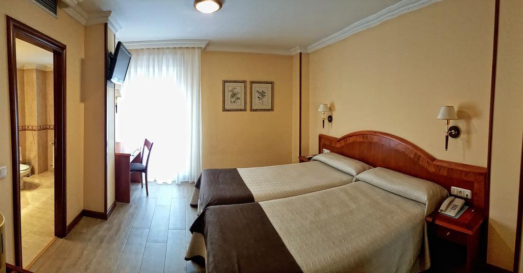 Hotel Alisi Aranda de Duero Esterno foto